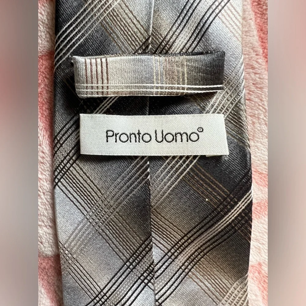 #23 Pronto Uomo Grey line tie